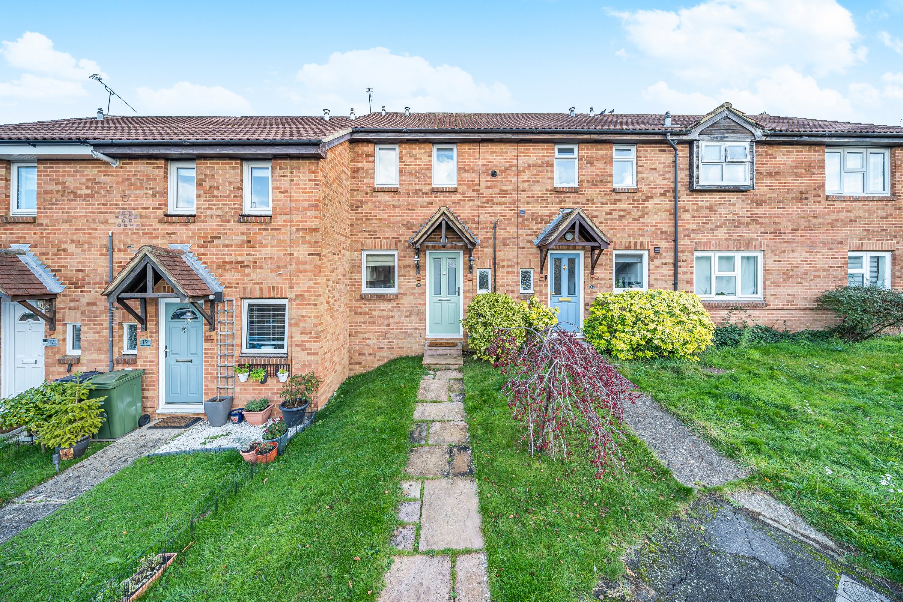 2-bed terraced on 21, Ashbury Crescent, Surrey, £390,000