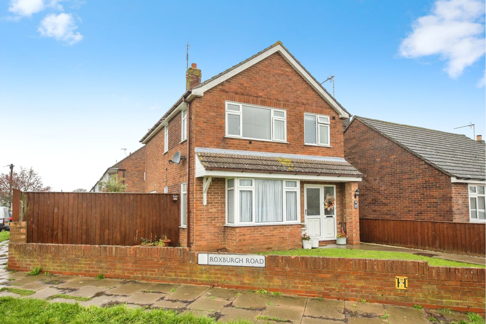 3-bed detached on Humber Doucy Lane, Ipswich IP4, £400,000