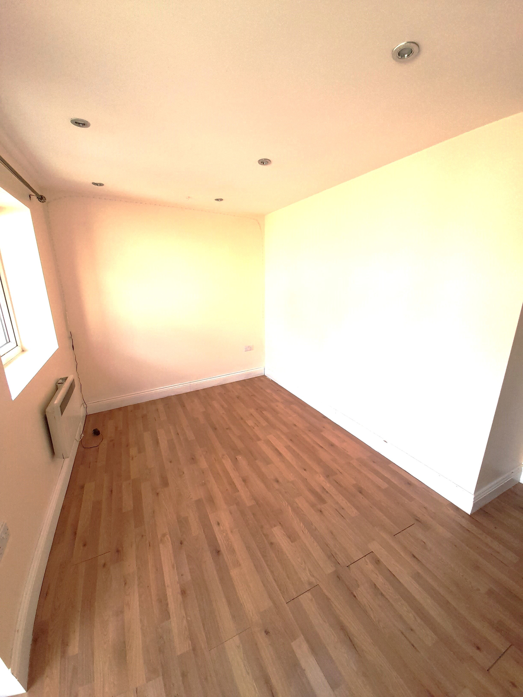 7 Selan Gardens, (Room), Hayes photo 5