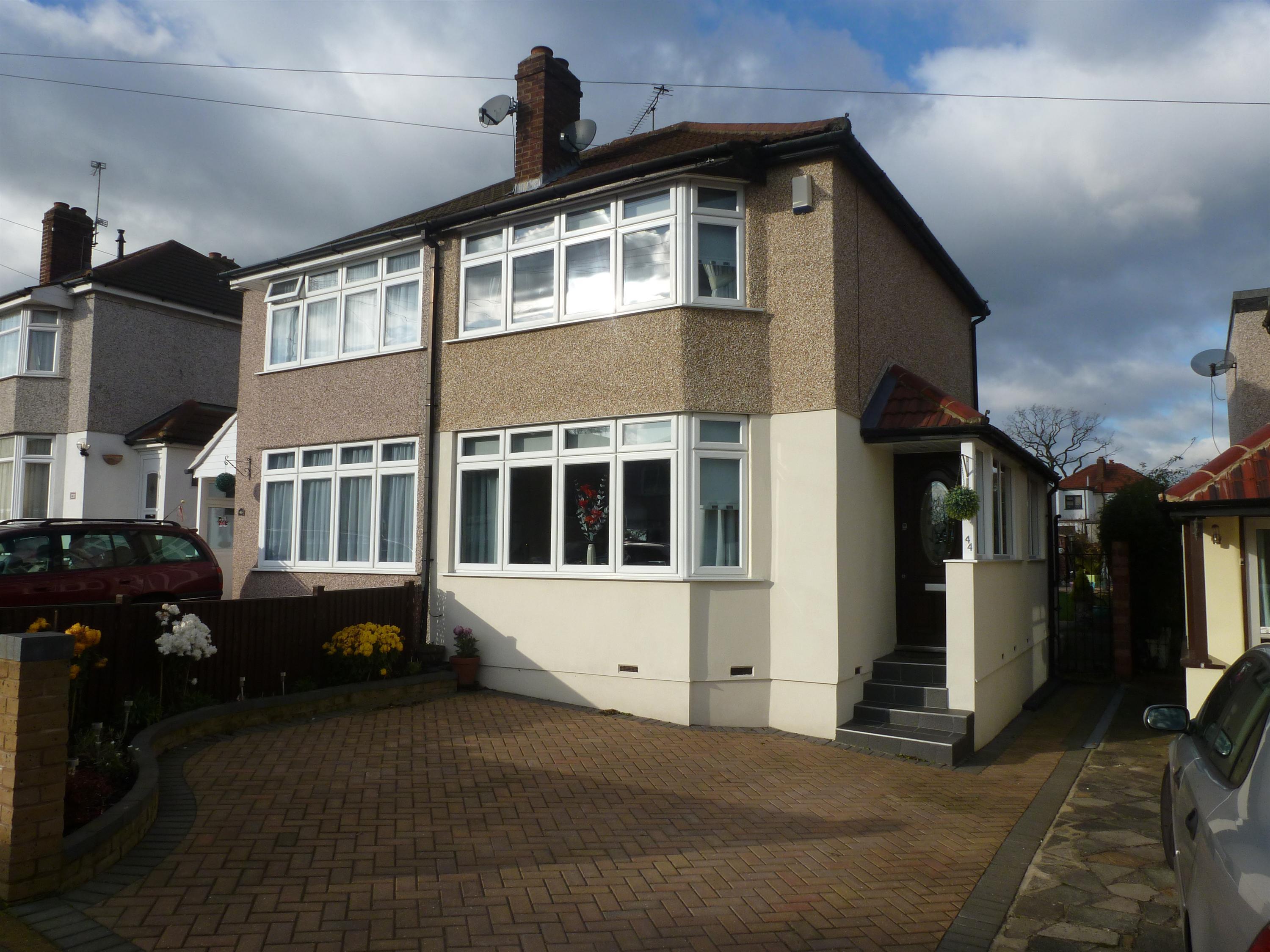 Free property report 44 Clinton Avenue, Welling, DA16 2DZ Chimnie