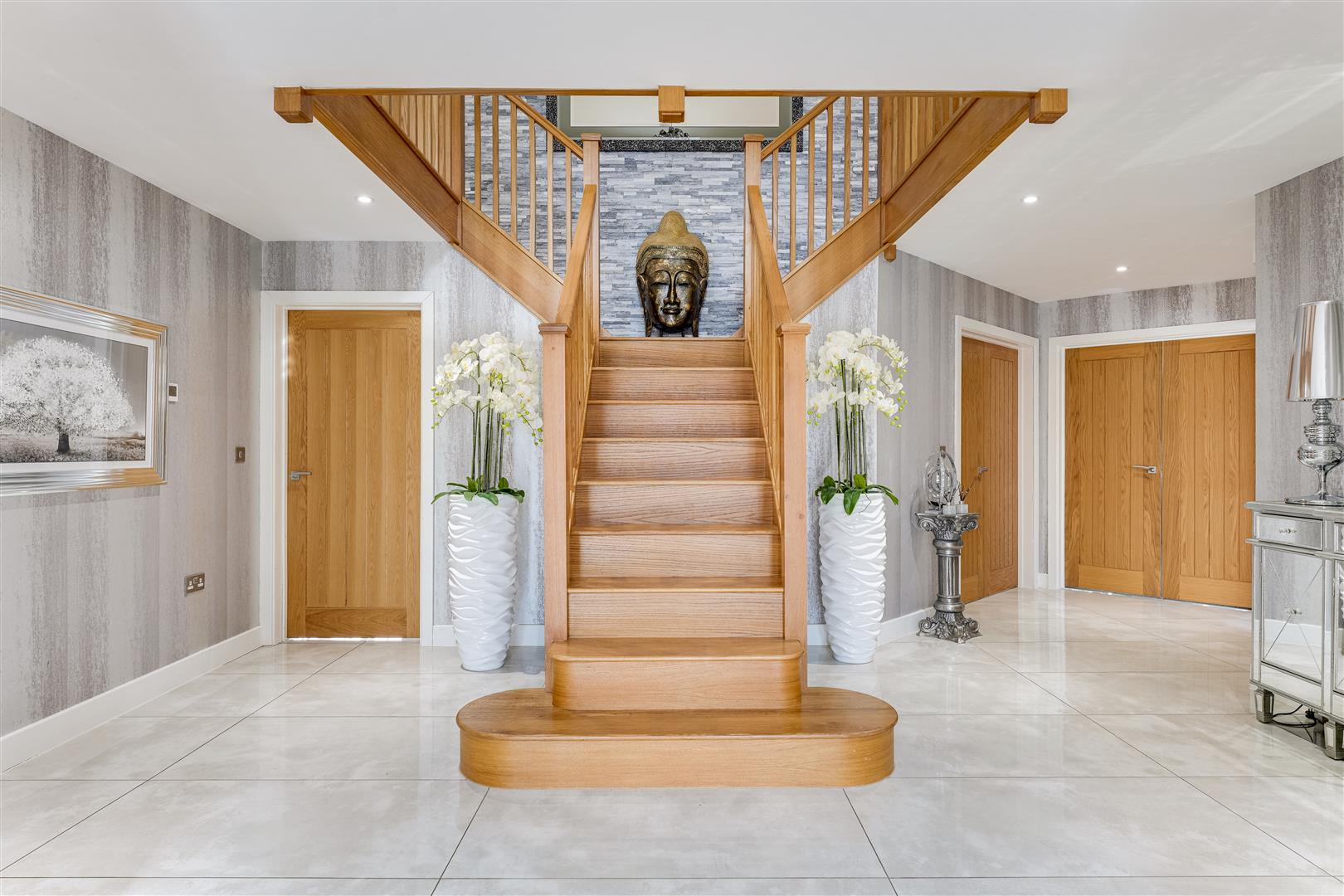 5 bedroom detached house for sale 0