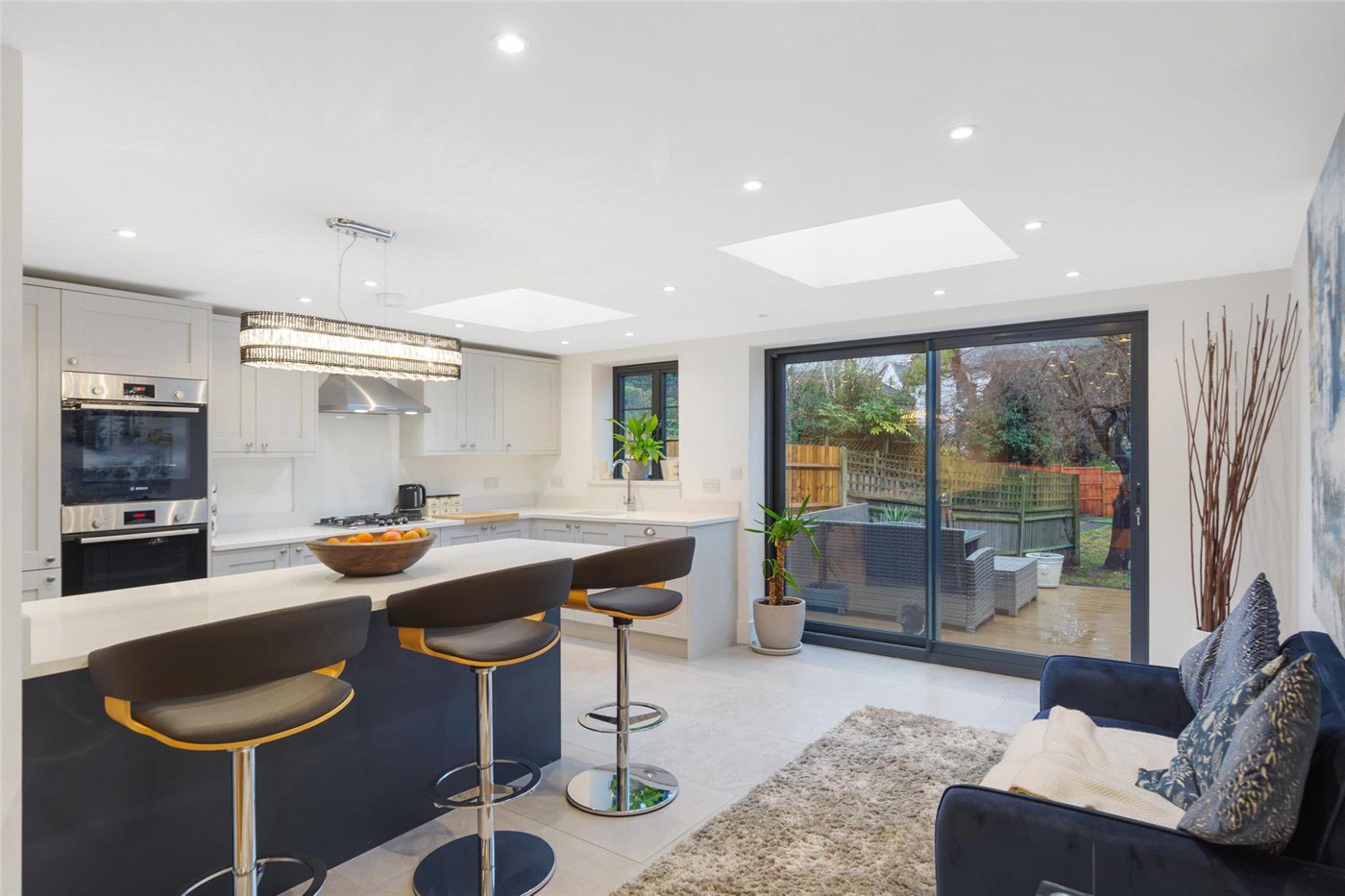 4 bedroom semi-detached house for sale 0