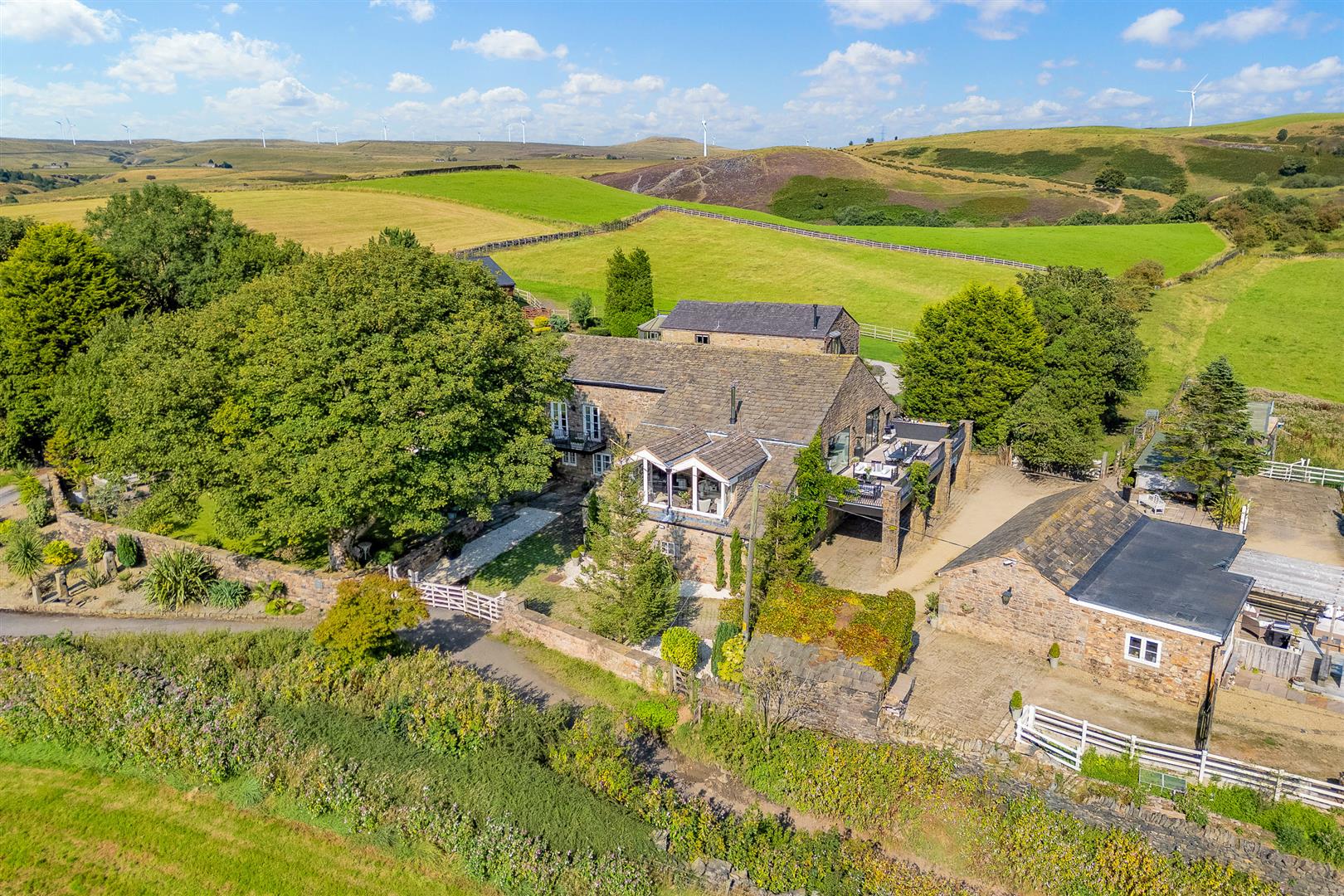 6 bedroom semi-detached house for sale in London