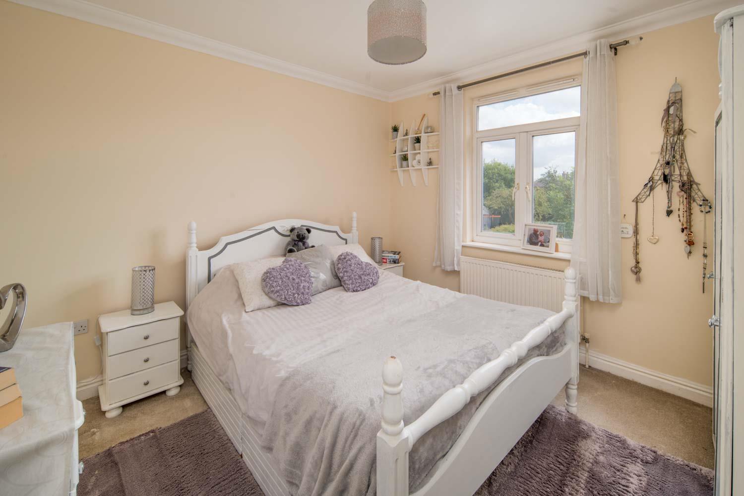 Photos of Park Road, Cowes PO31 62118072 PrimeLocation