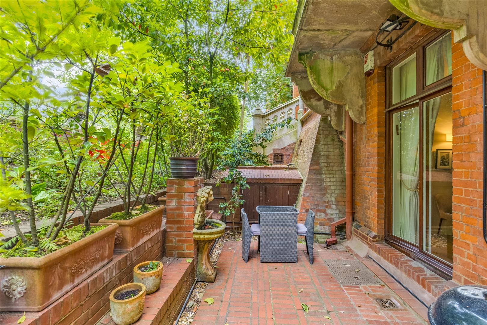 2 bedroom flat for sale 0