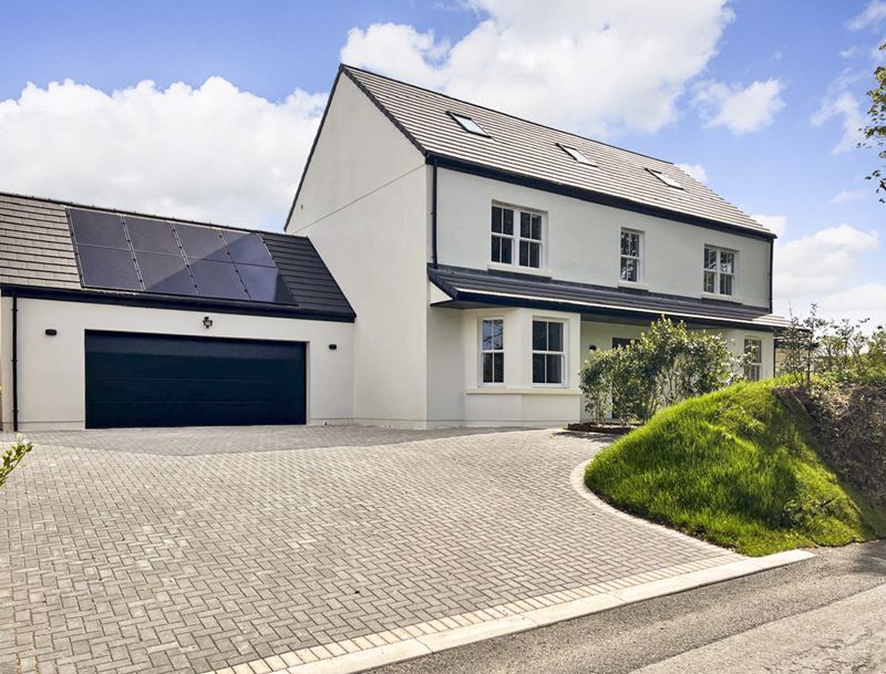 14 bedroom detached house for sale