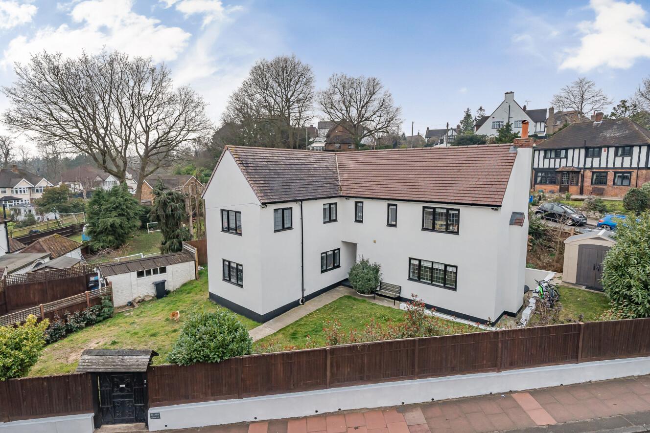 4 bedroom detached house for sale 0
