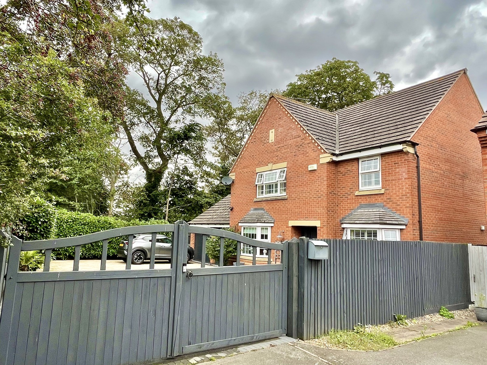 Photos of Loughland Close, Blaby, Leicester, Leicestershire. LE8