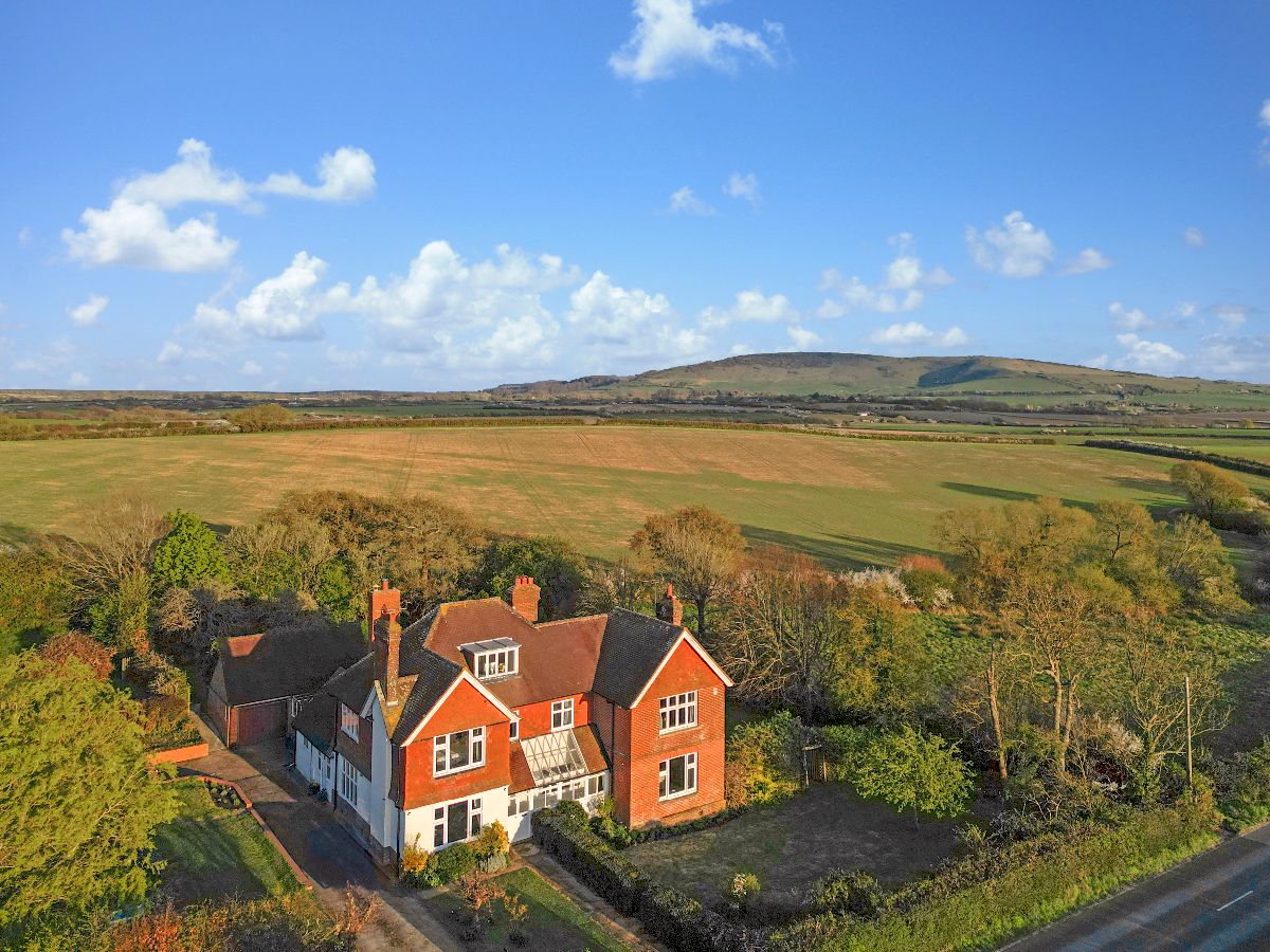 4 bedroom detached house for sale 0