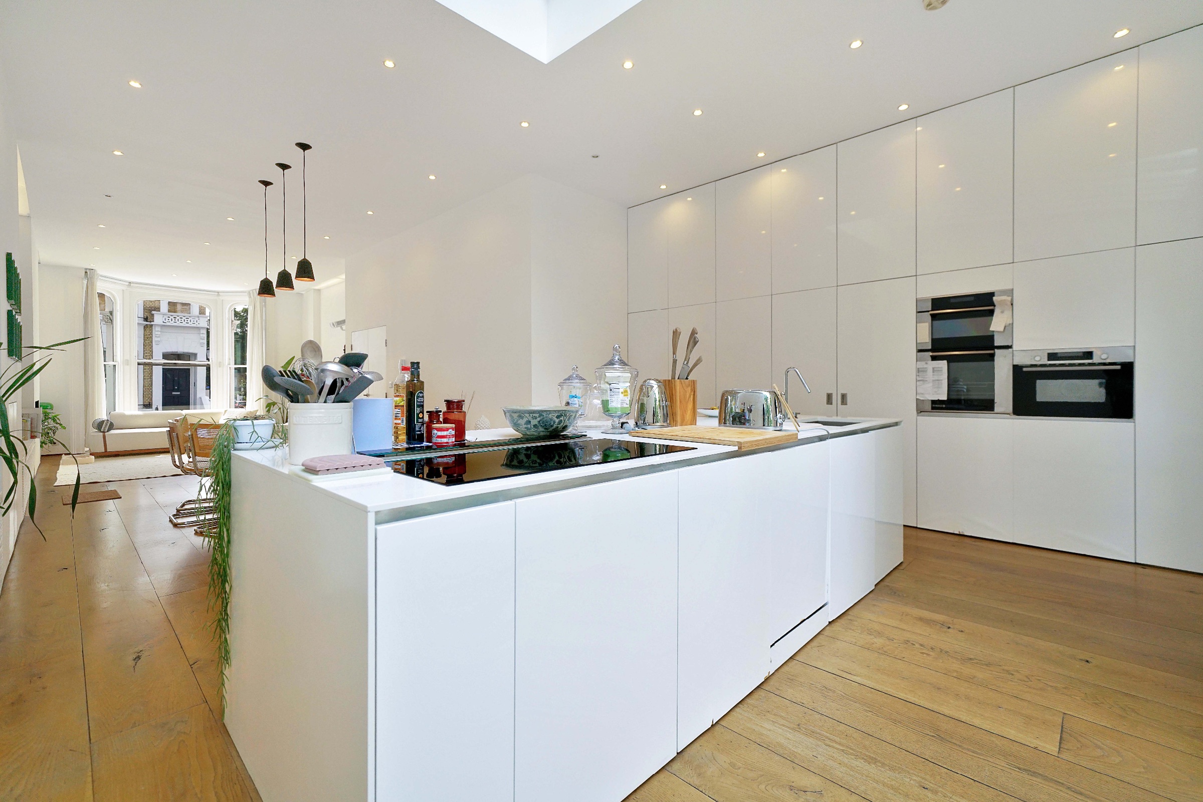 3 bedroom flat for sale 0
