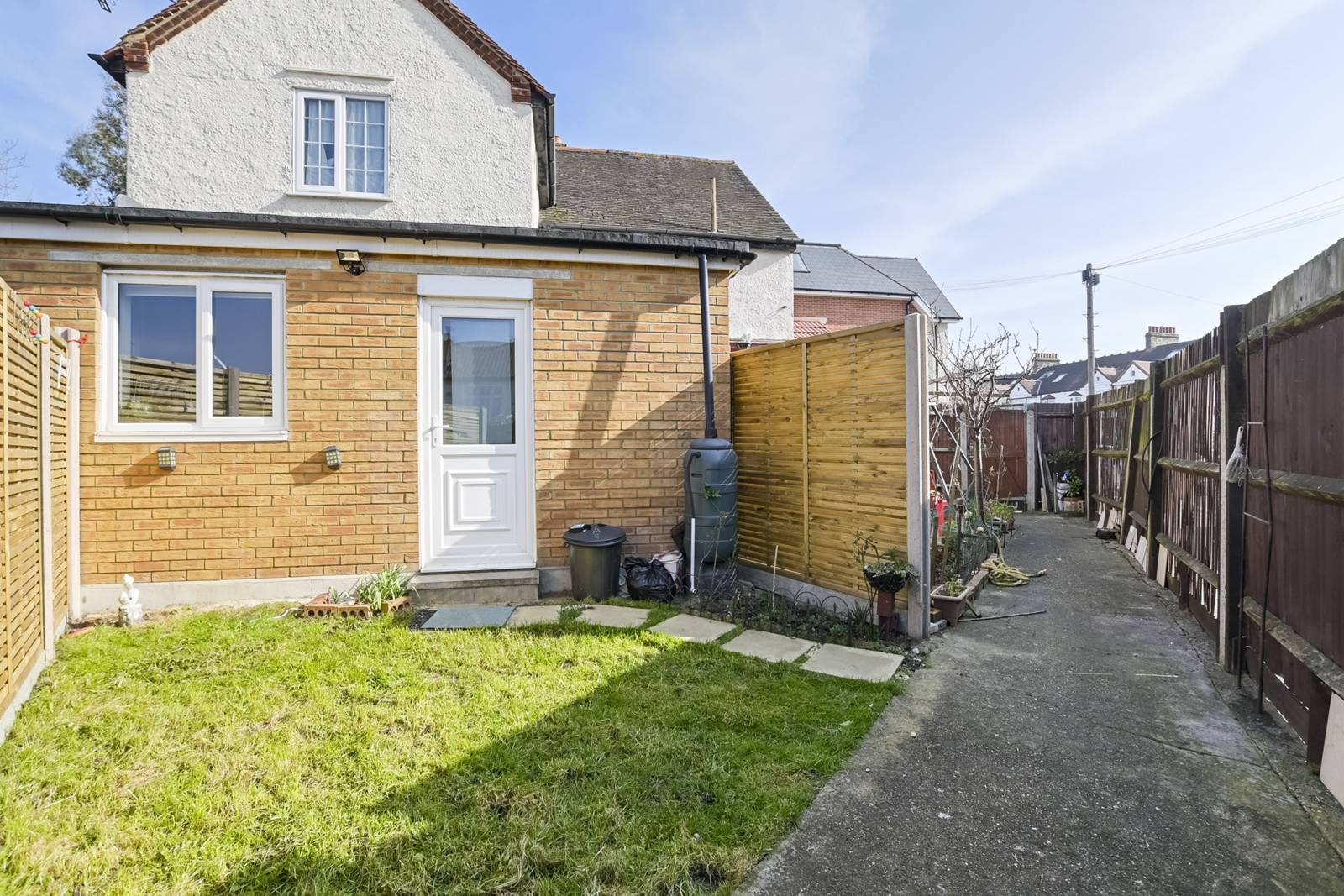 5 bedroom detached house for sale 0