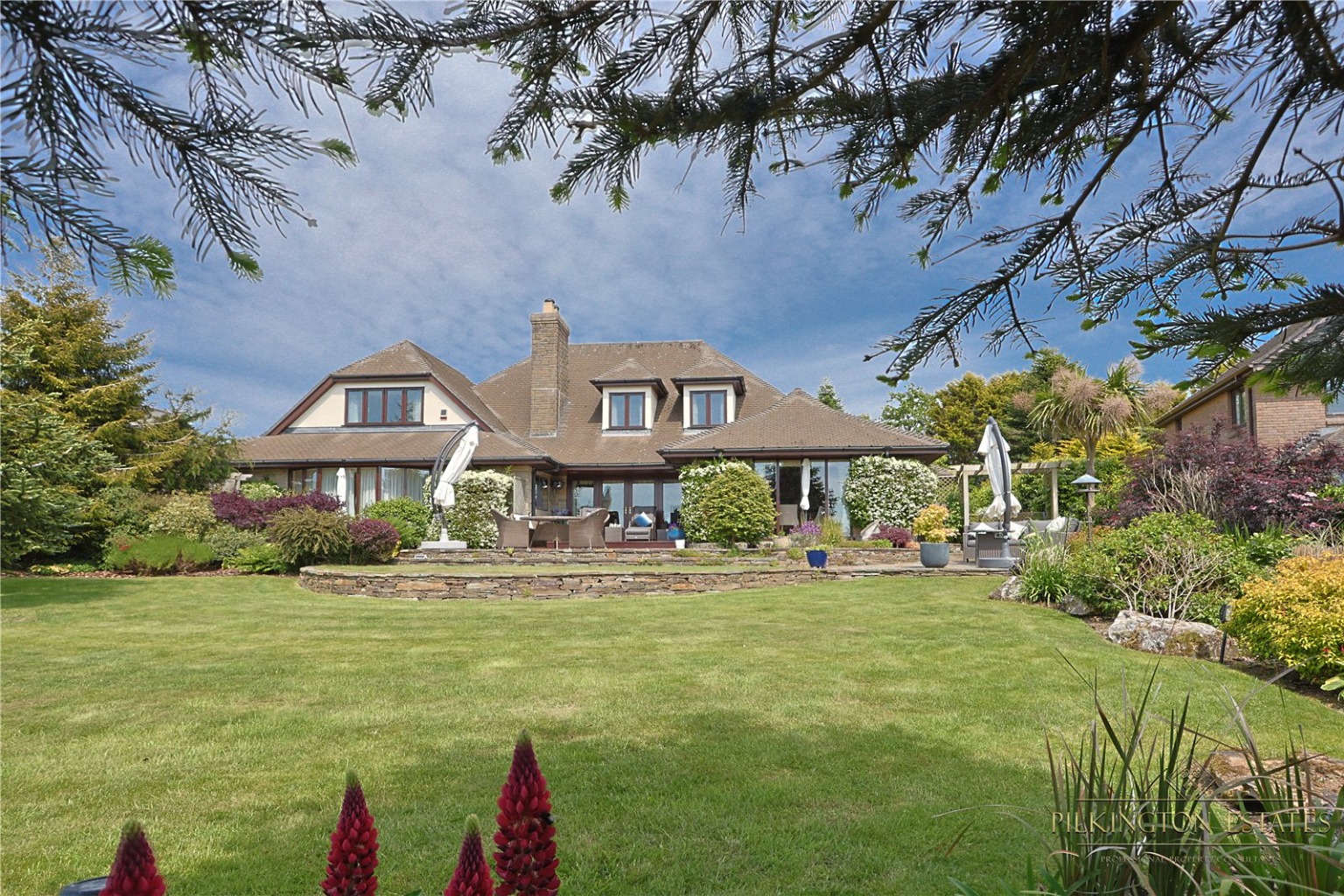 5 bedroom terraced house for sale