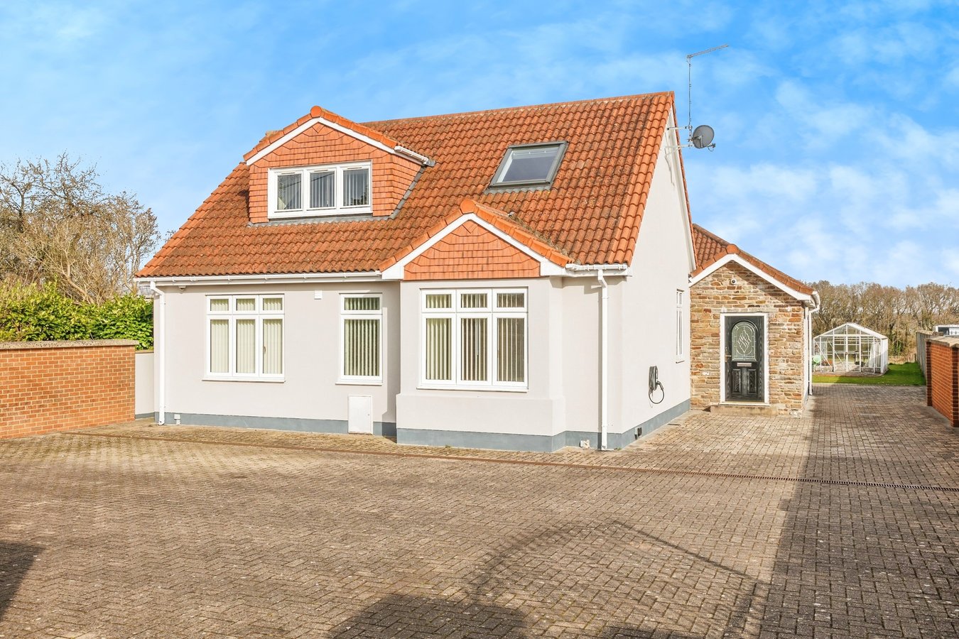 5 bedroom detached house for sale 0