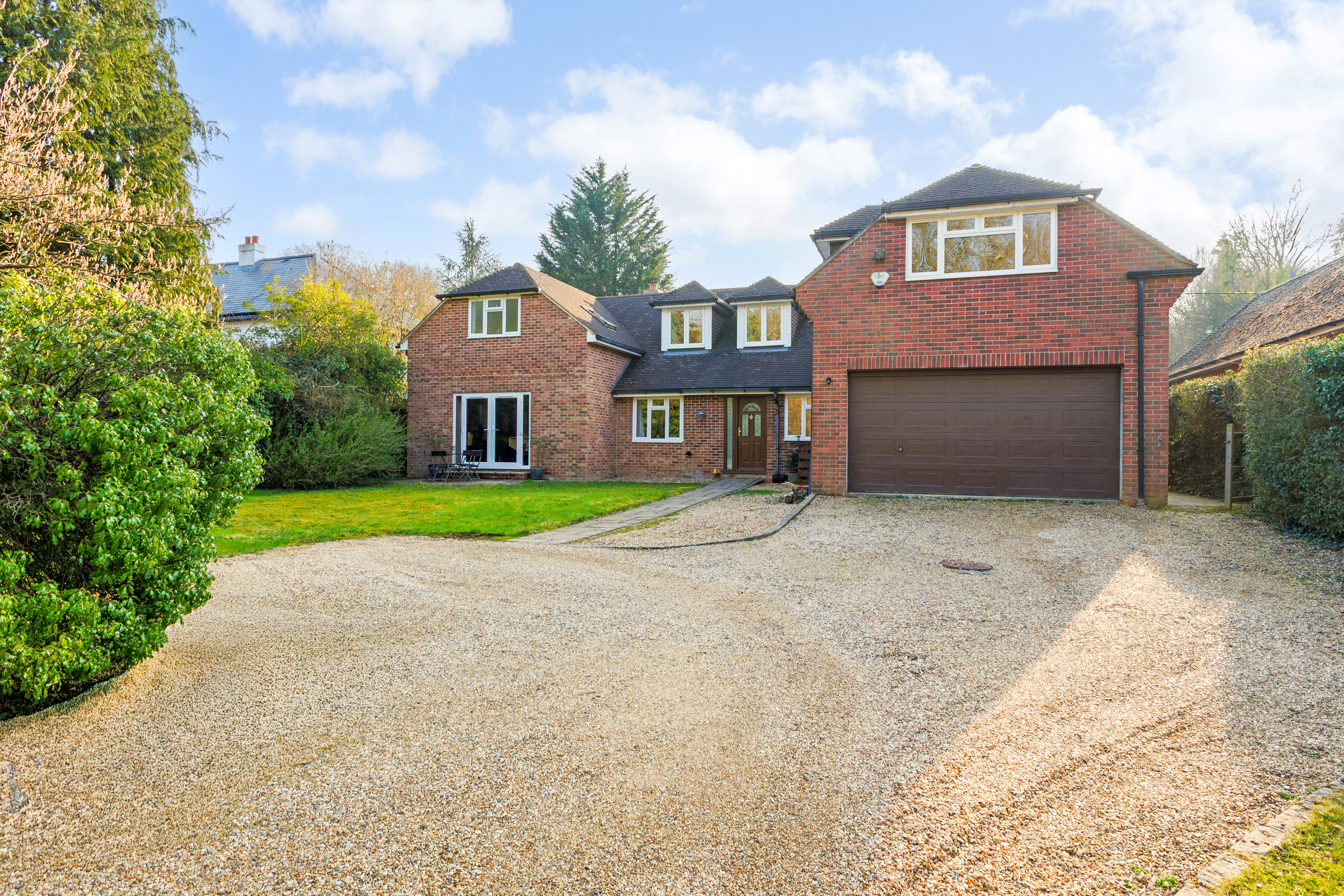 5 bedroom detached house for sale 0