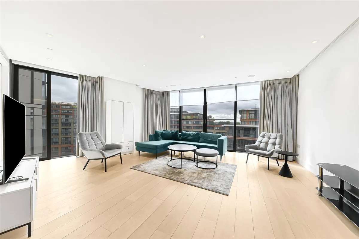 3 bedroom flat for sale 0
