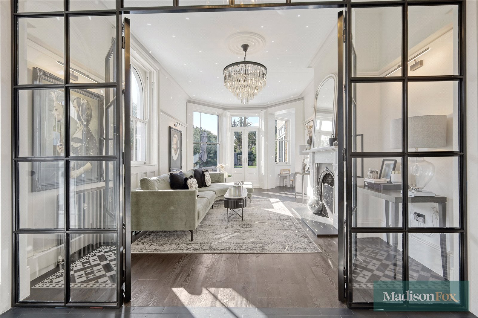 5 bedroom detached house for sale 0