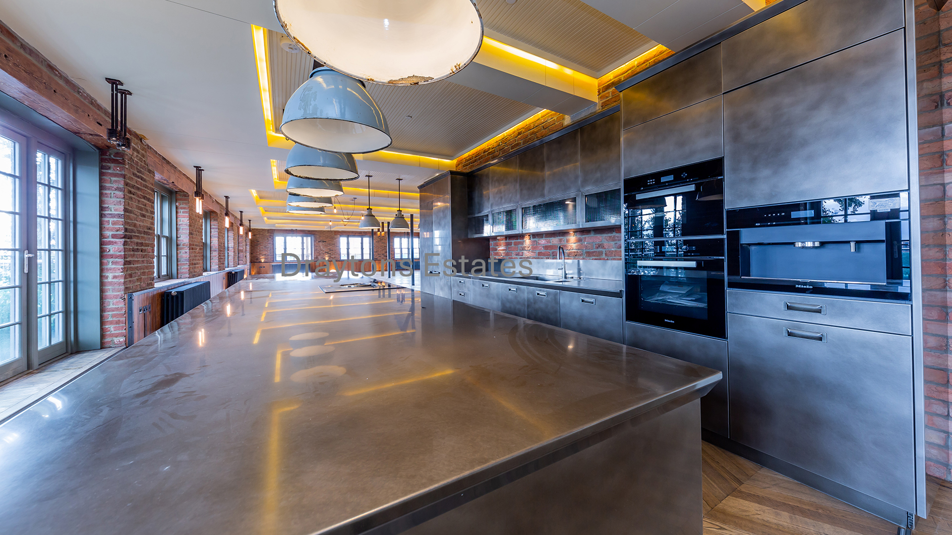 4 bedroom flat for sale 0