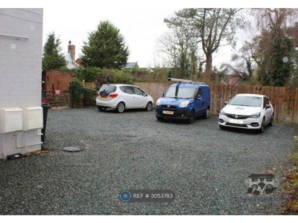 Flat, The Grove Ithon Road, Llandrindod Wells photo 4