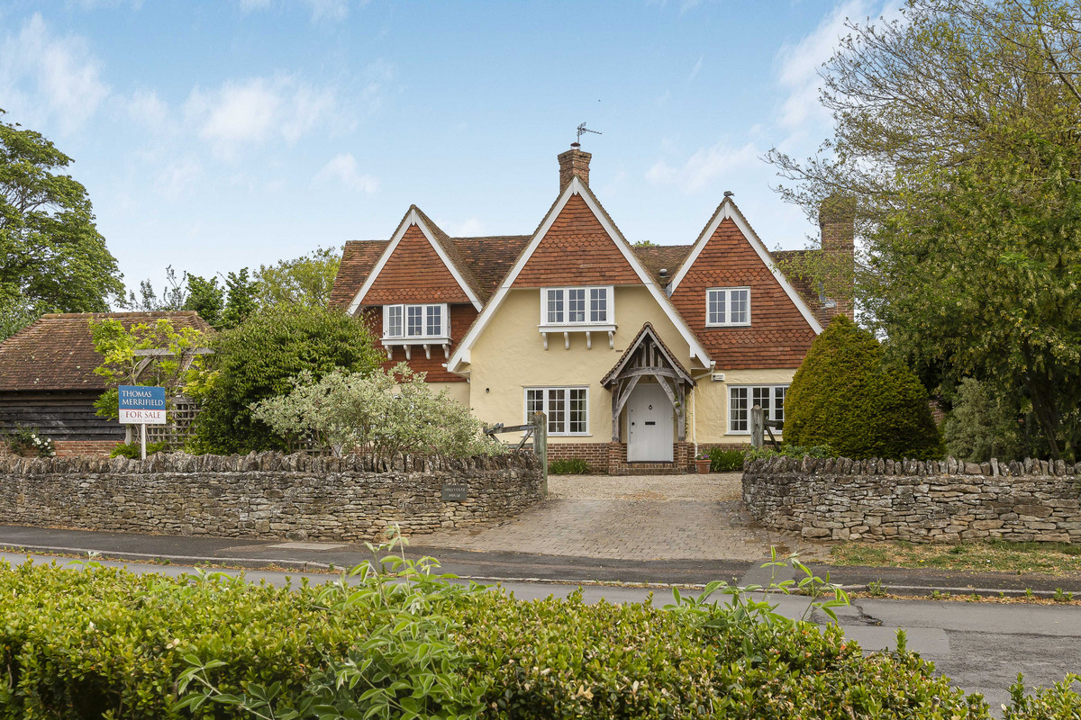 5 bedroom detached house for sale 0