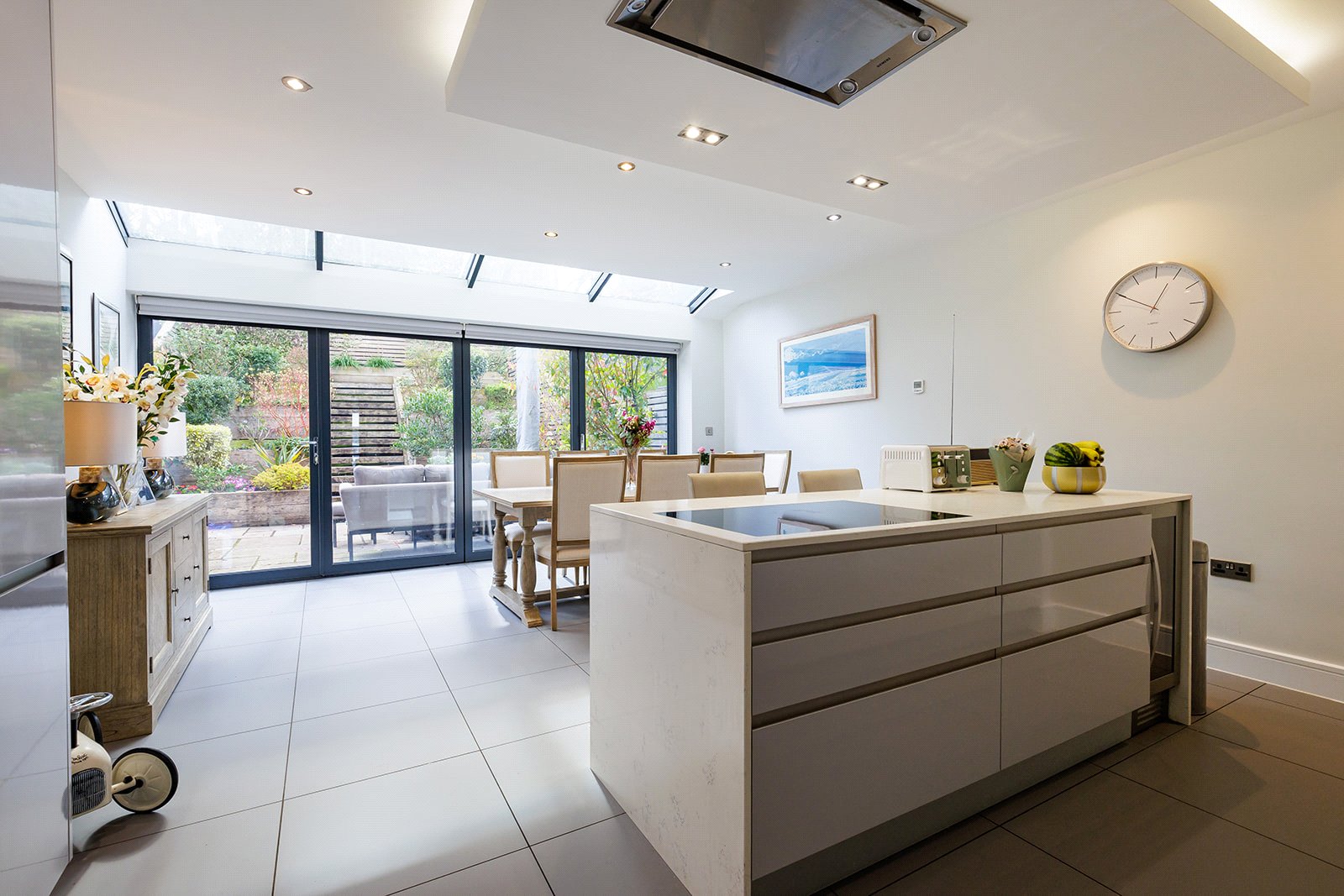 11 Catherines Placeow,, Chestnut Avenue, Surrey photo 4