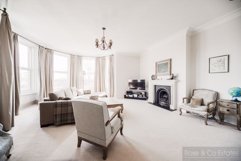 8 bedroom detached house for sale