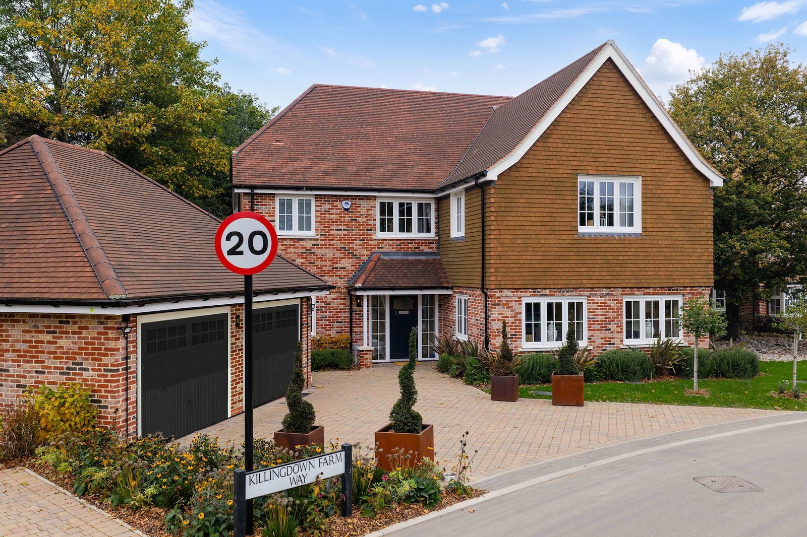 5 bedroom detached new house for sale 0