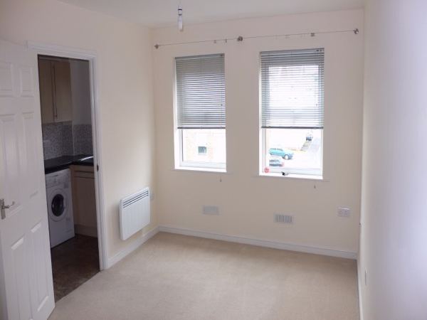 10, Whitehall Drive, Leeds photo 4