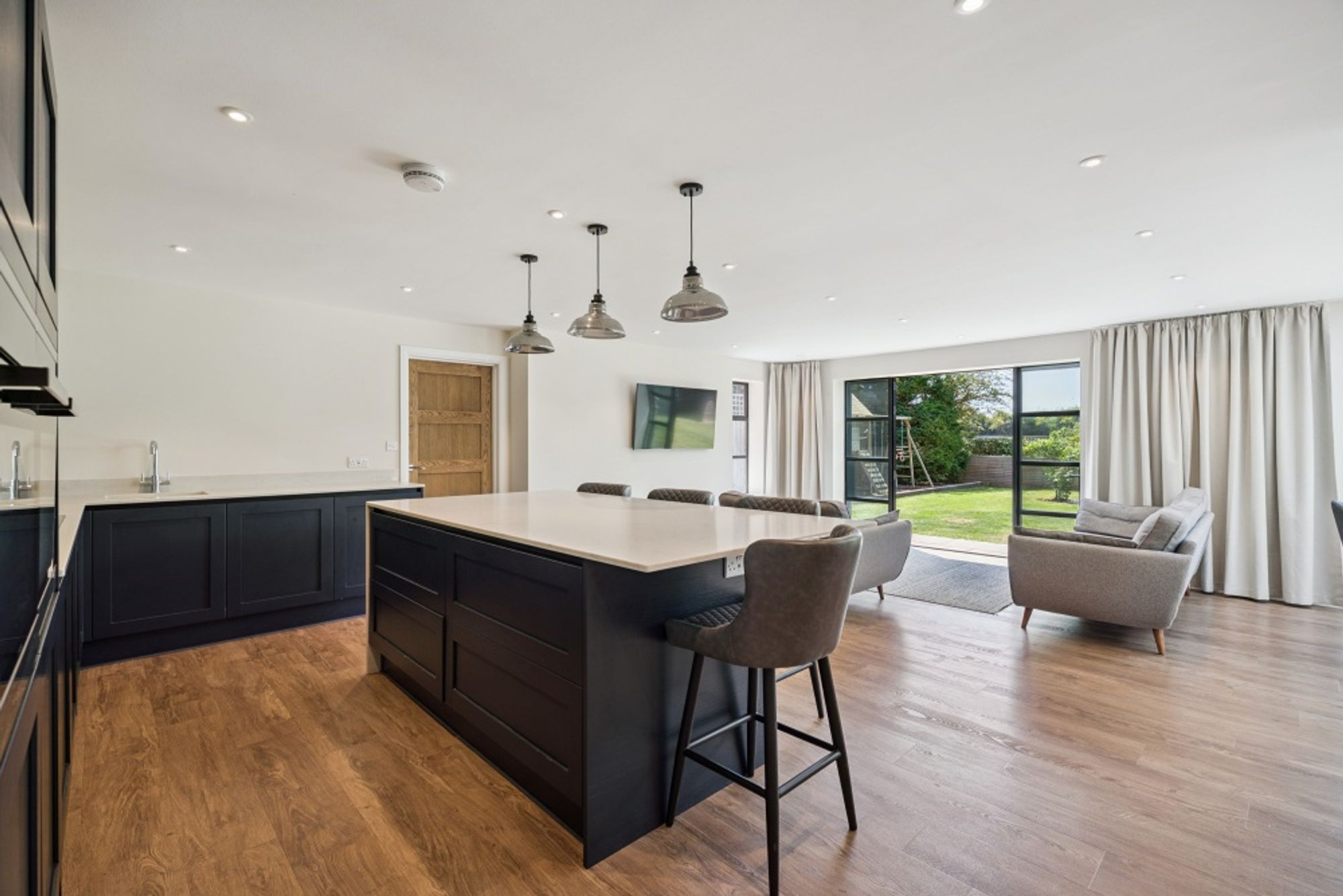 5 bedroom detached house for sale 0