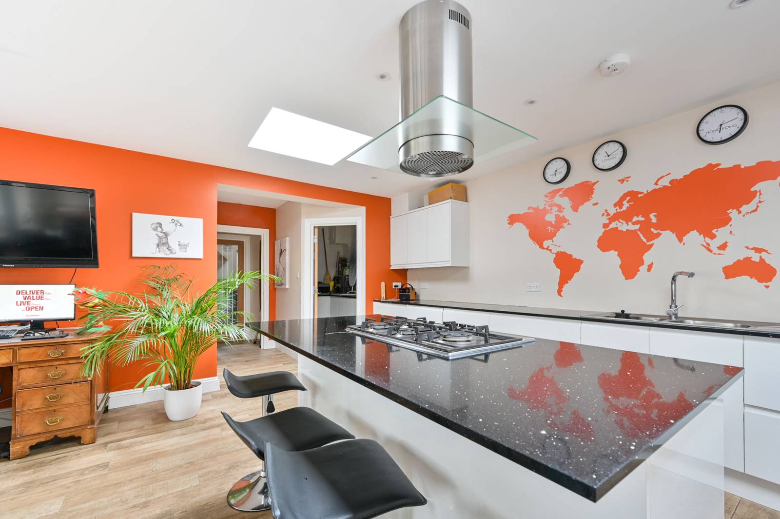 4 bedroom semi-detached house for sale 0