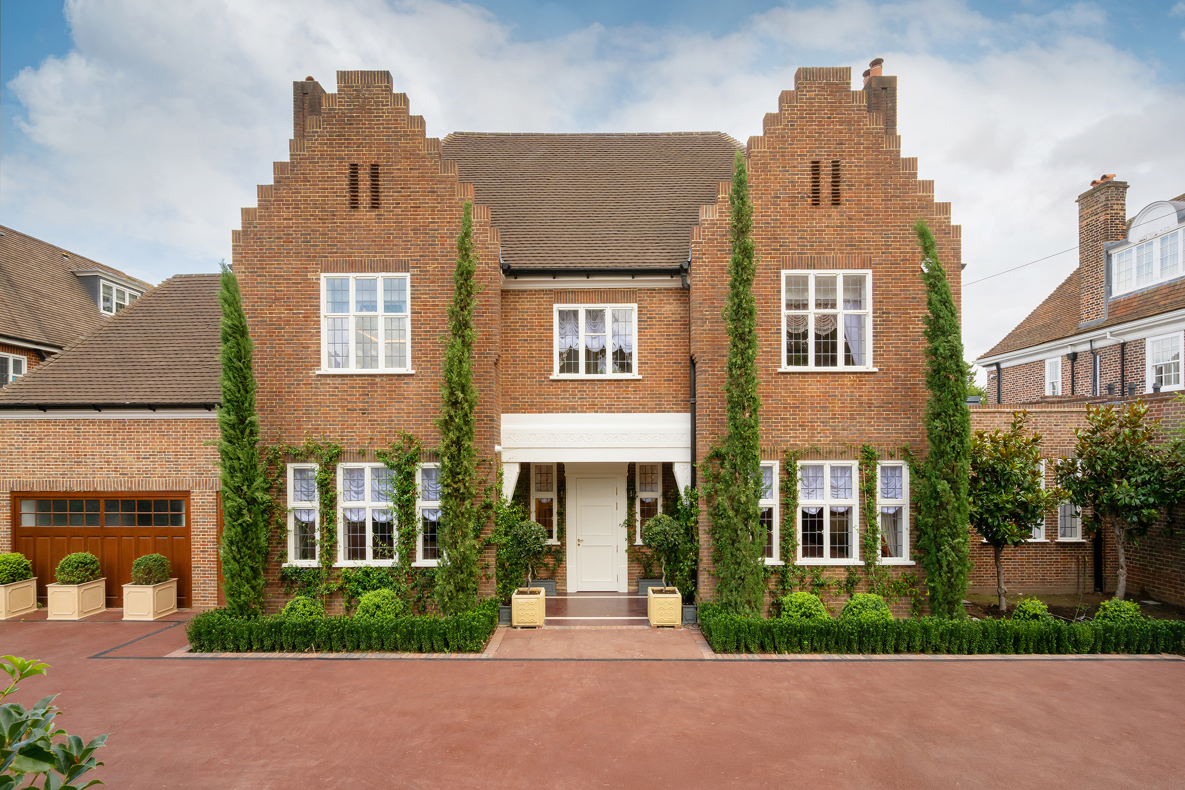 10 bedroom detached house for sale 0