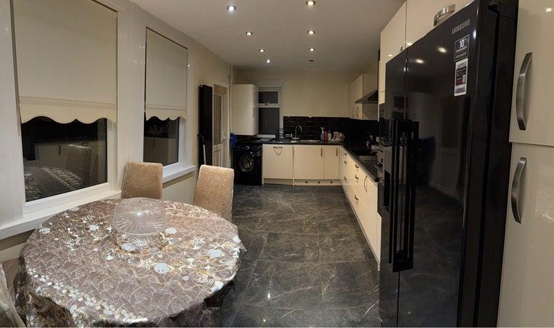 780J, Sheringham Avenue, London photo 4
