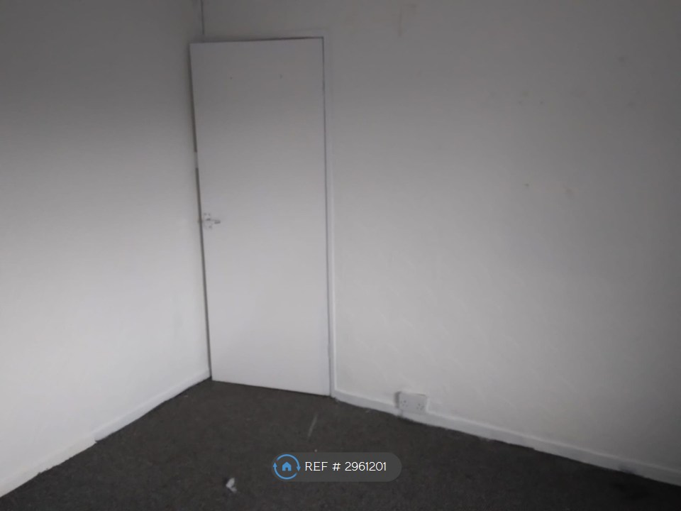 Winchester Avenue, Grimsby photo 5