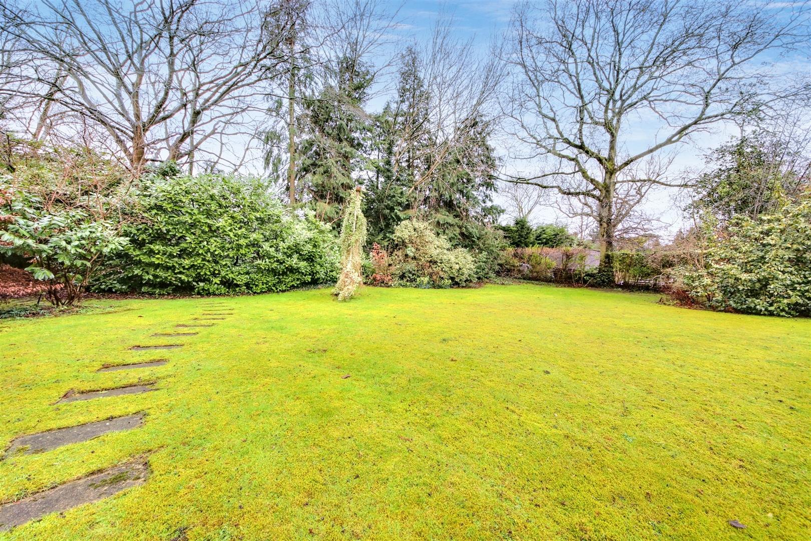 3 bedroom detached bungalow for sale 0
