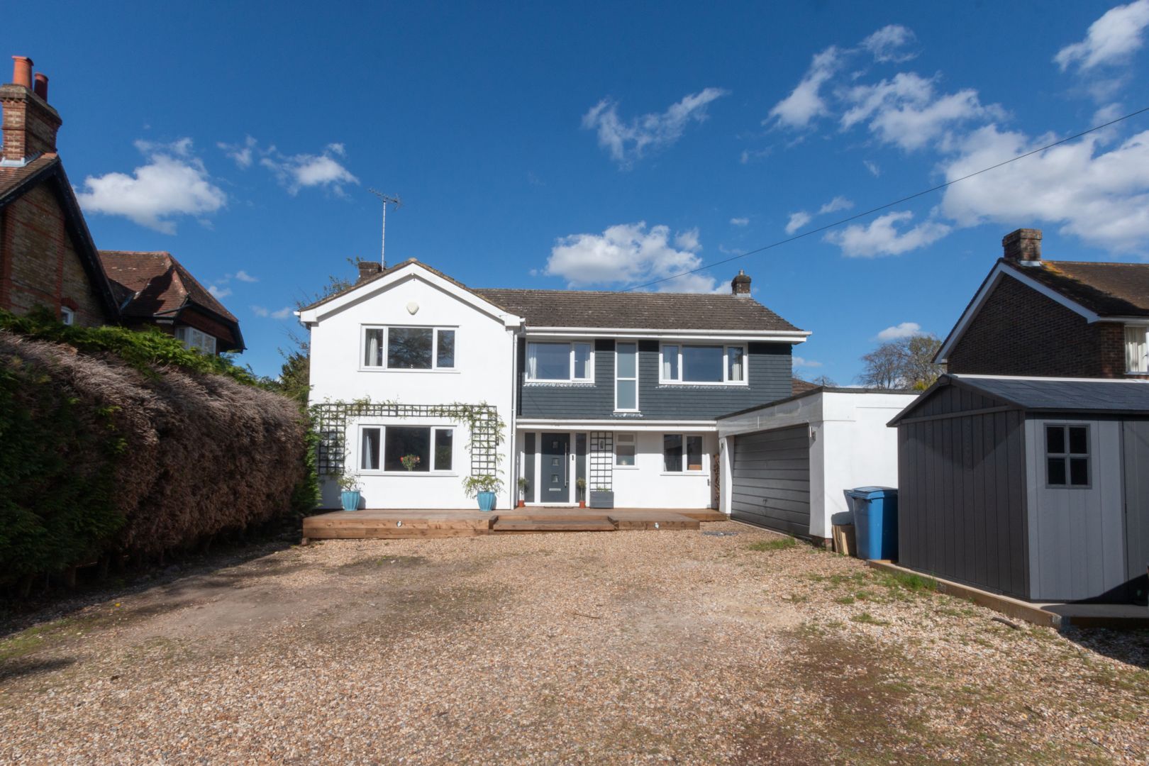 5 bedroom detached house for sale 0