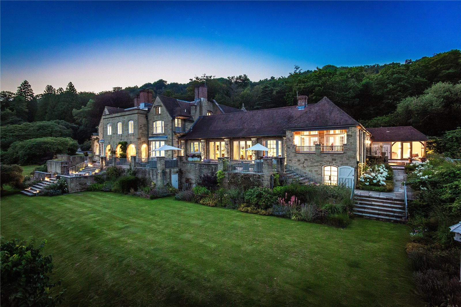 9 bedroom detached house for sale 0