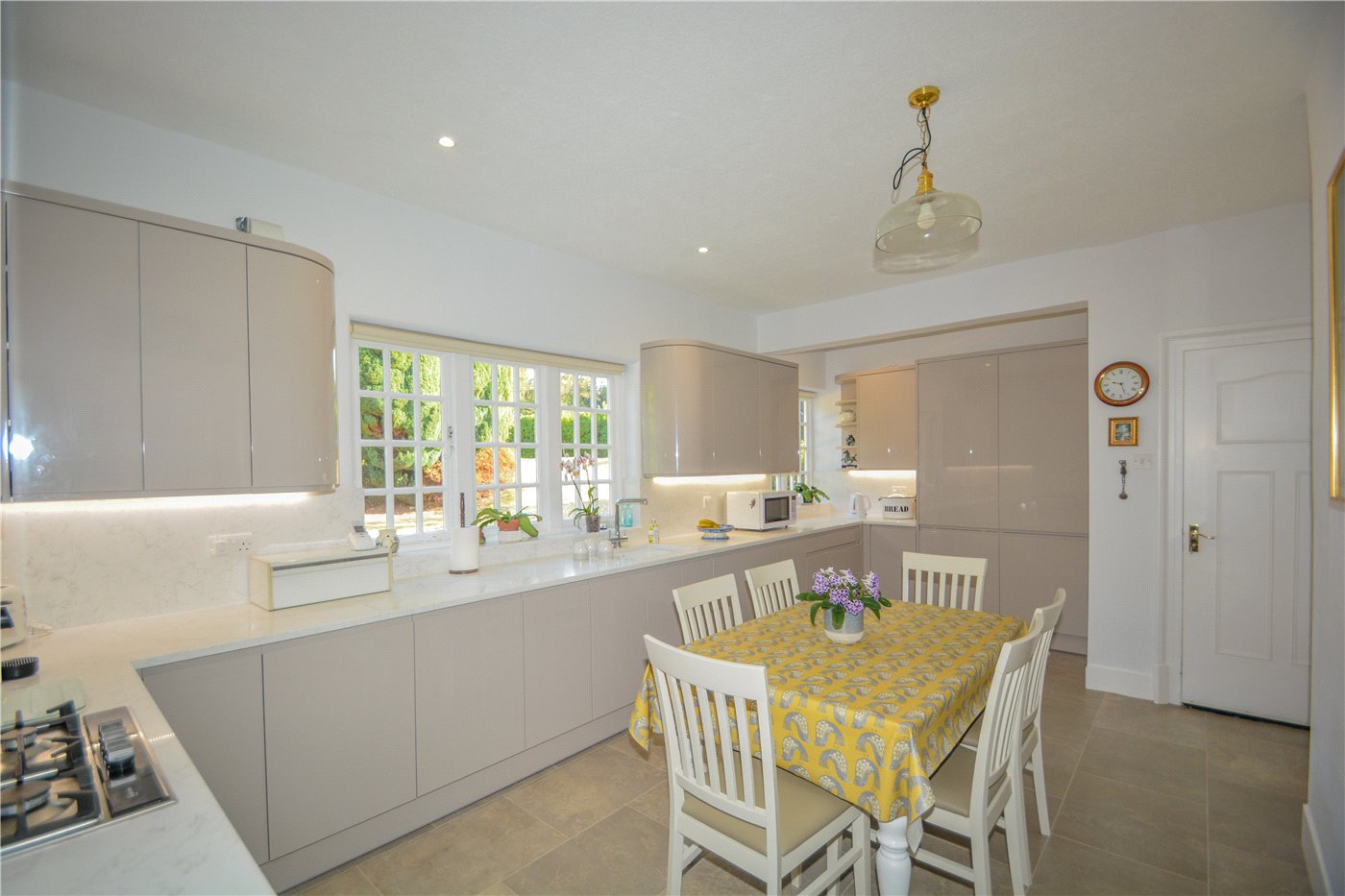 Photos of Fleet Hill, Finchampstead, Wokingham, Berkshire RG40