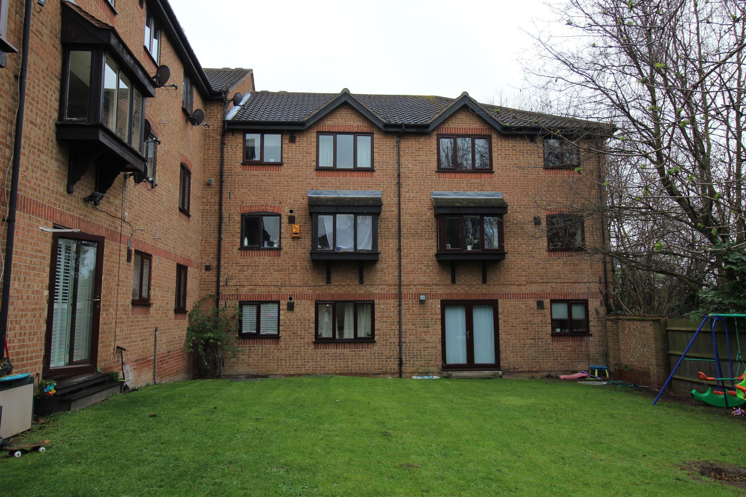 Flat 20, Branstone Court, Purfleet photo 3