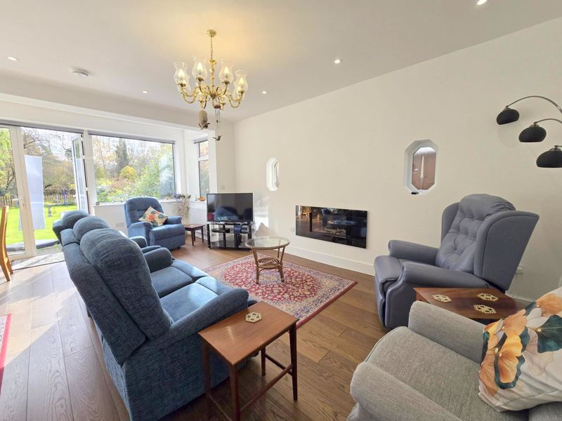 4 bedroom detached house for sale 0