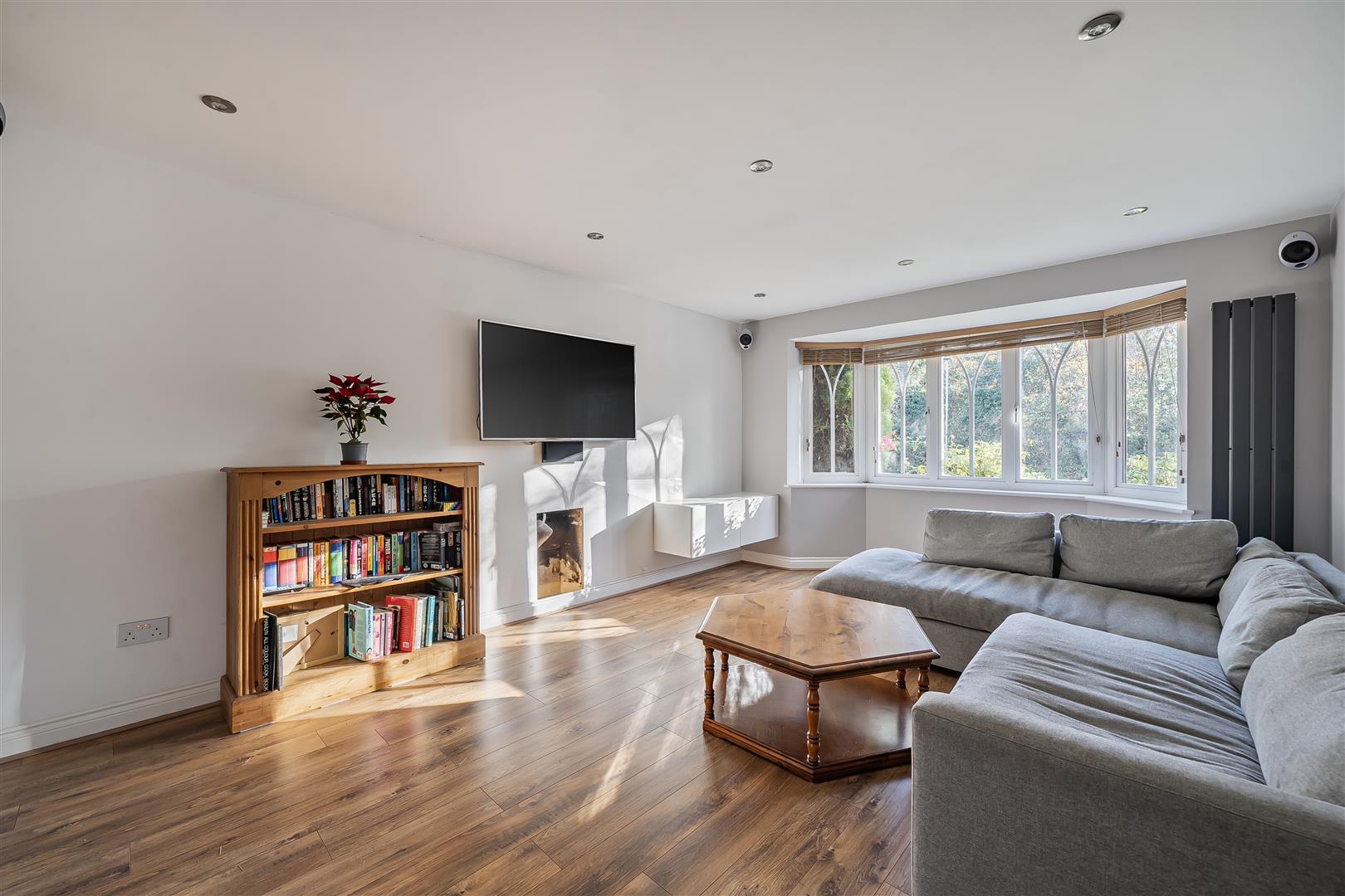 5 bedroom detached house for sale 0