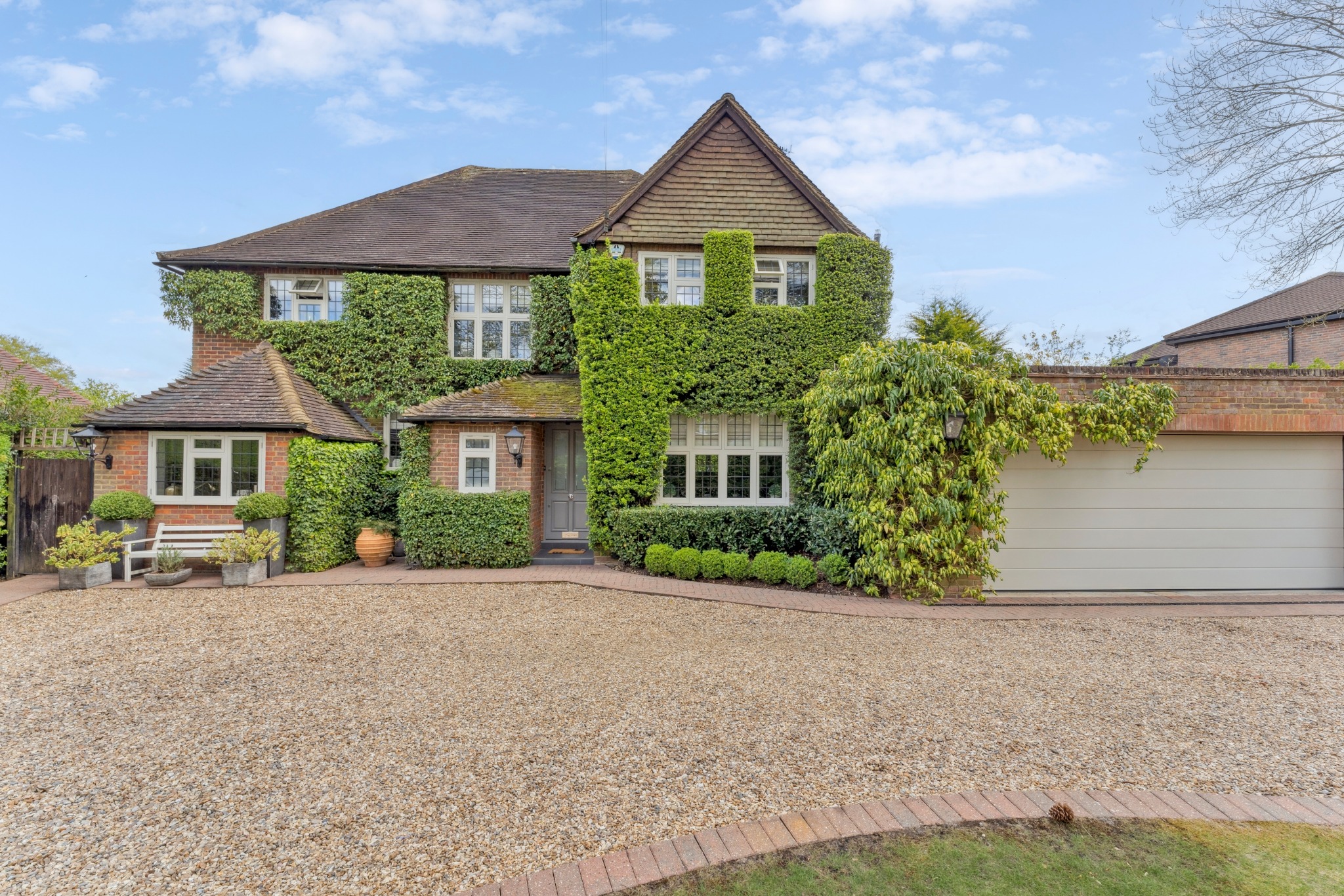 4 bedroom detached house for sale 0