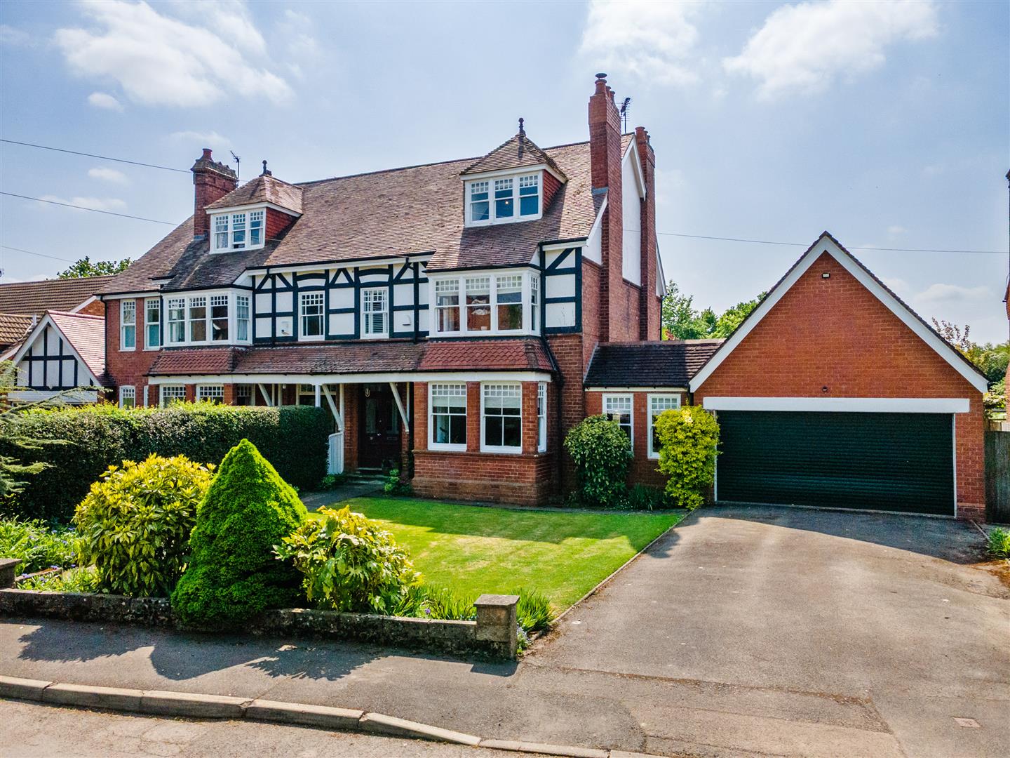 5 bedroom semi-detached house for sale 0