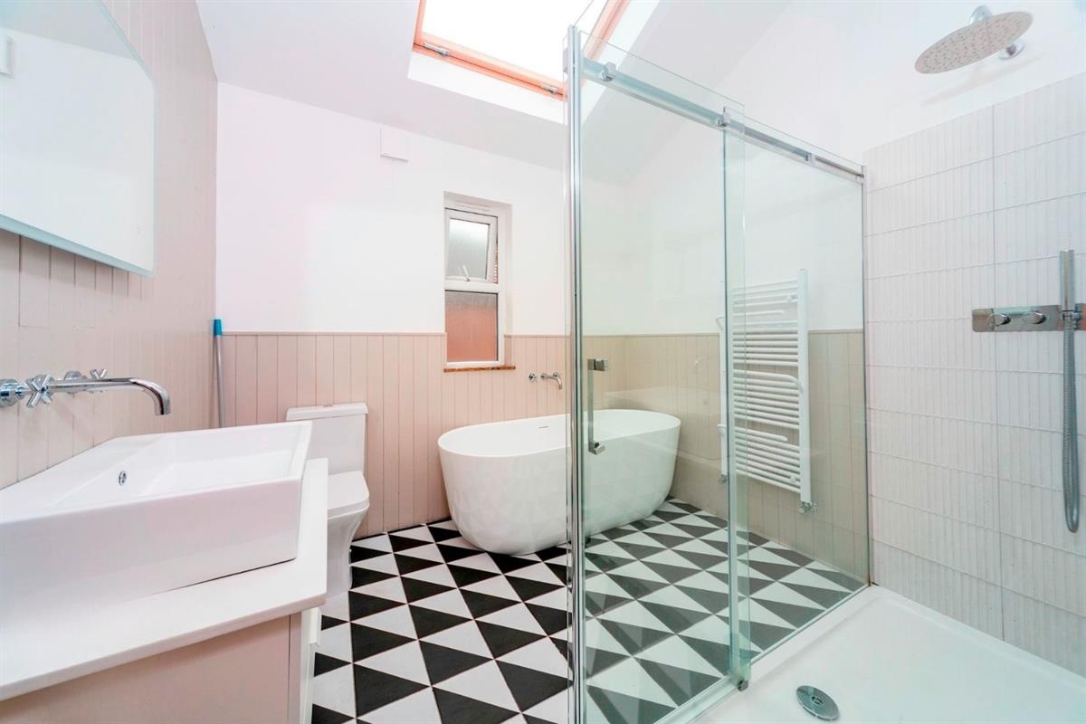 440 Moss Lane, Manchester photo 3