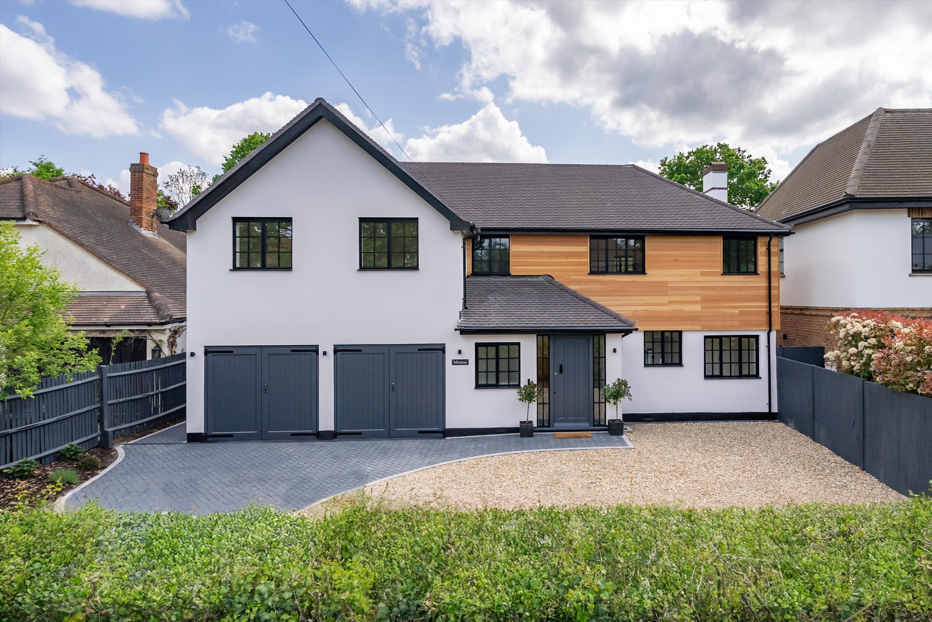 5 bedroom detached house for sale 0