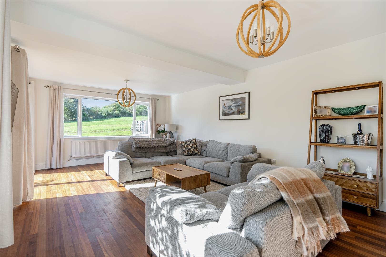 4 bedroom detached house for sale 0