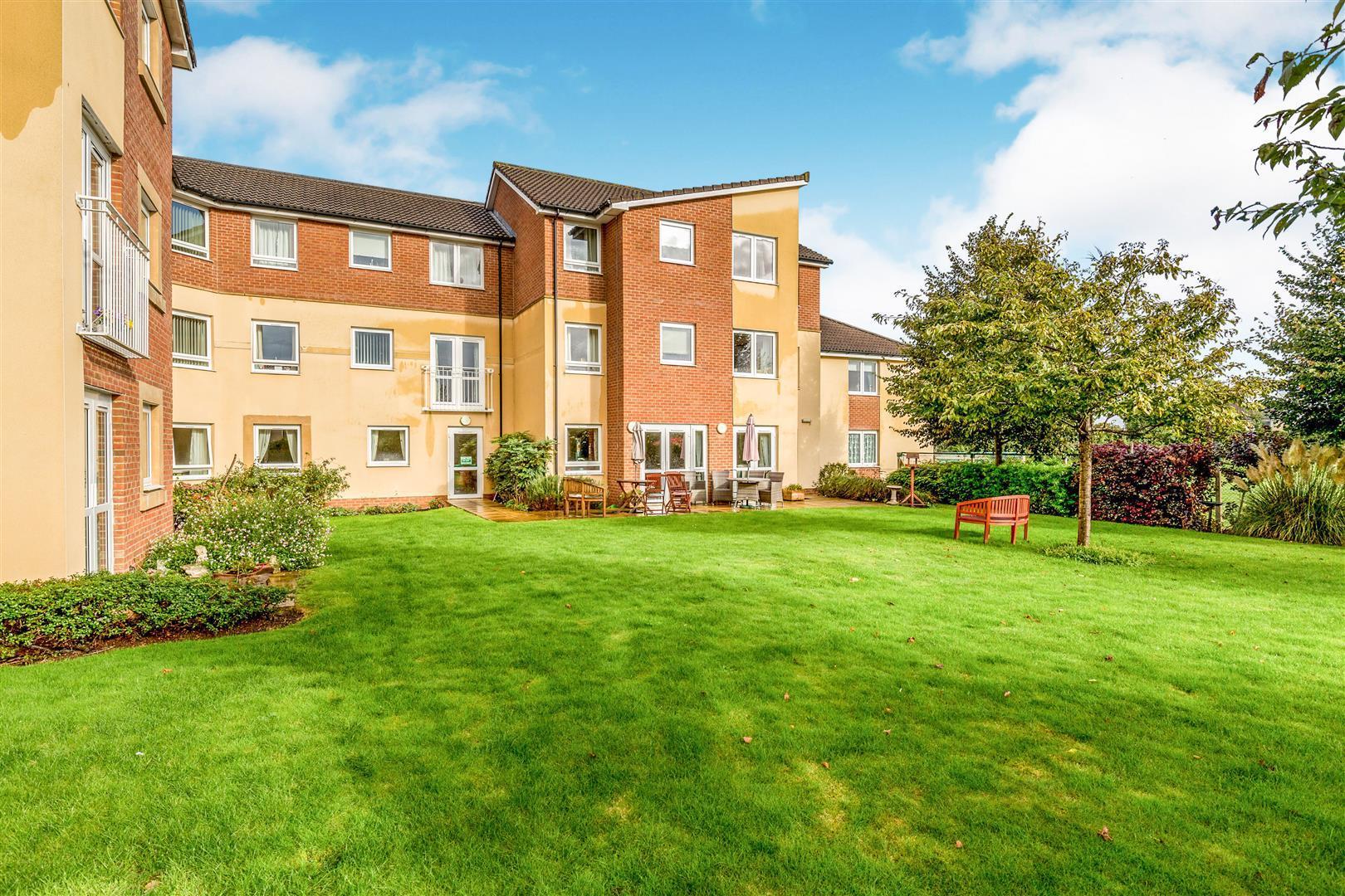 1-bed flat on 33 Fussells Court, Station Road, Worle, Weston-Super-Mare, £150,000