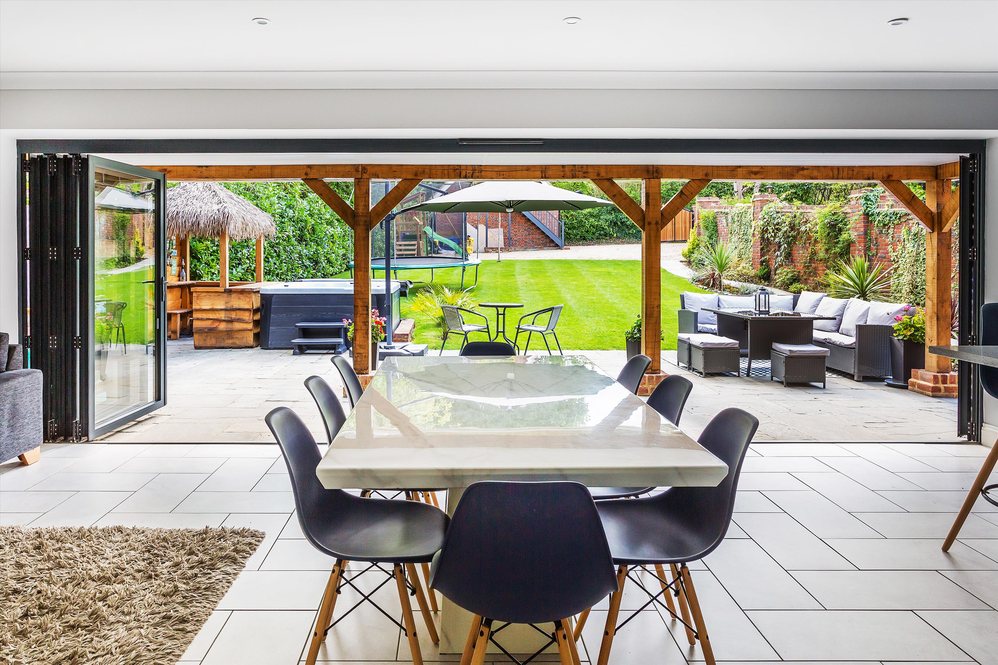 5 bedroom detached house for sale 0