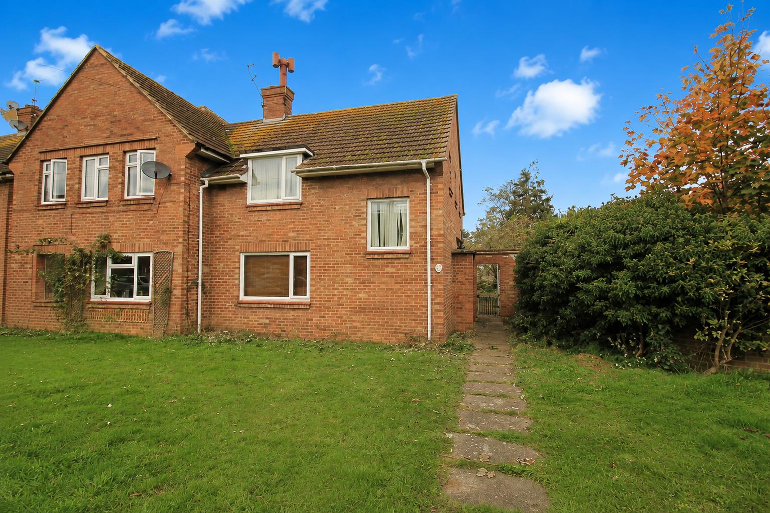 Flat 4, 14 Elizabeth Avenue, Staines-Upon-Thames photo 2