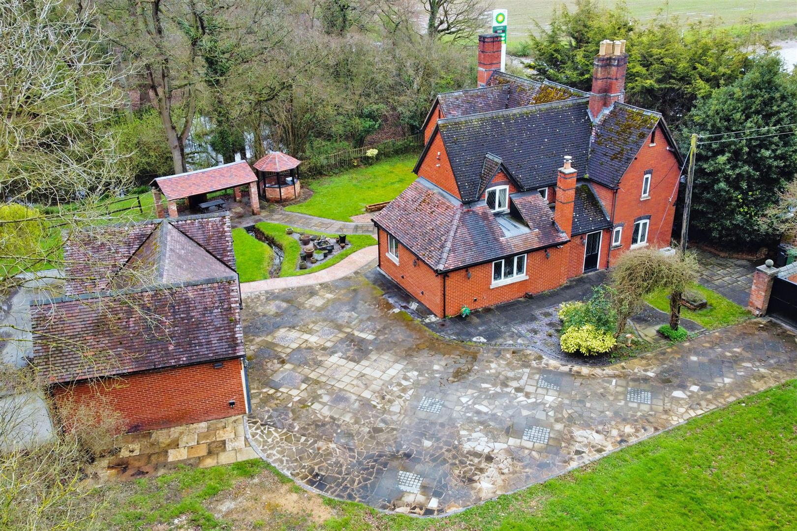 Detached Cottage