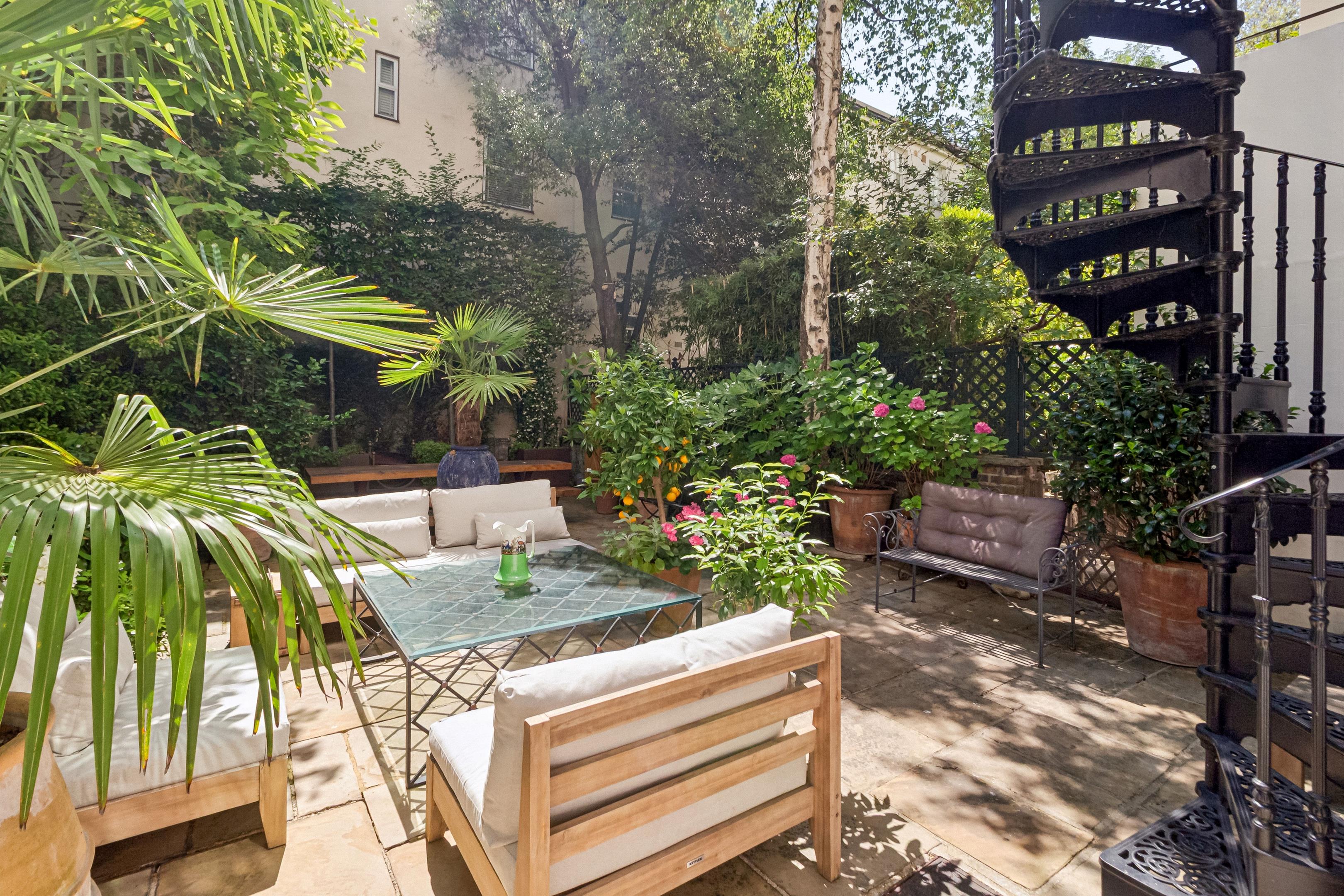2-bed flat on 27, Eaton Square, Belgravia, £15,000/mo