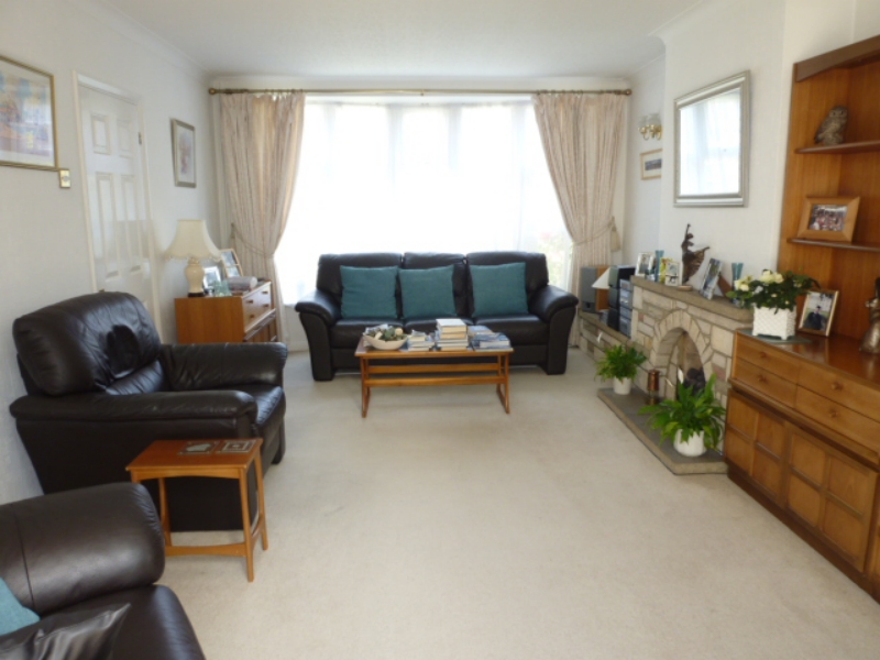Free property report 3 Tradescant Drive, Meopham, Gravesend, DA13 0EL